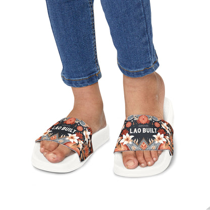 KID'S LAOBUILT BANNER SLIPPERS